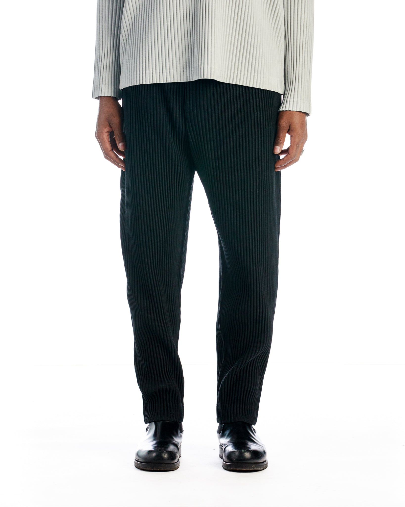 PLEATED TAPERED PANTS - Black