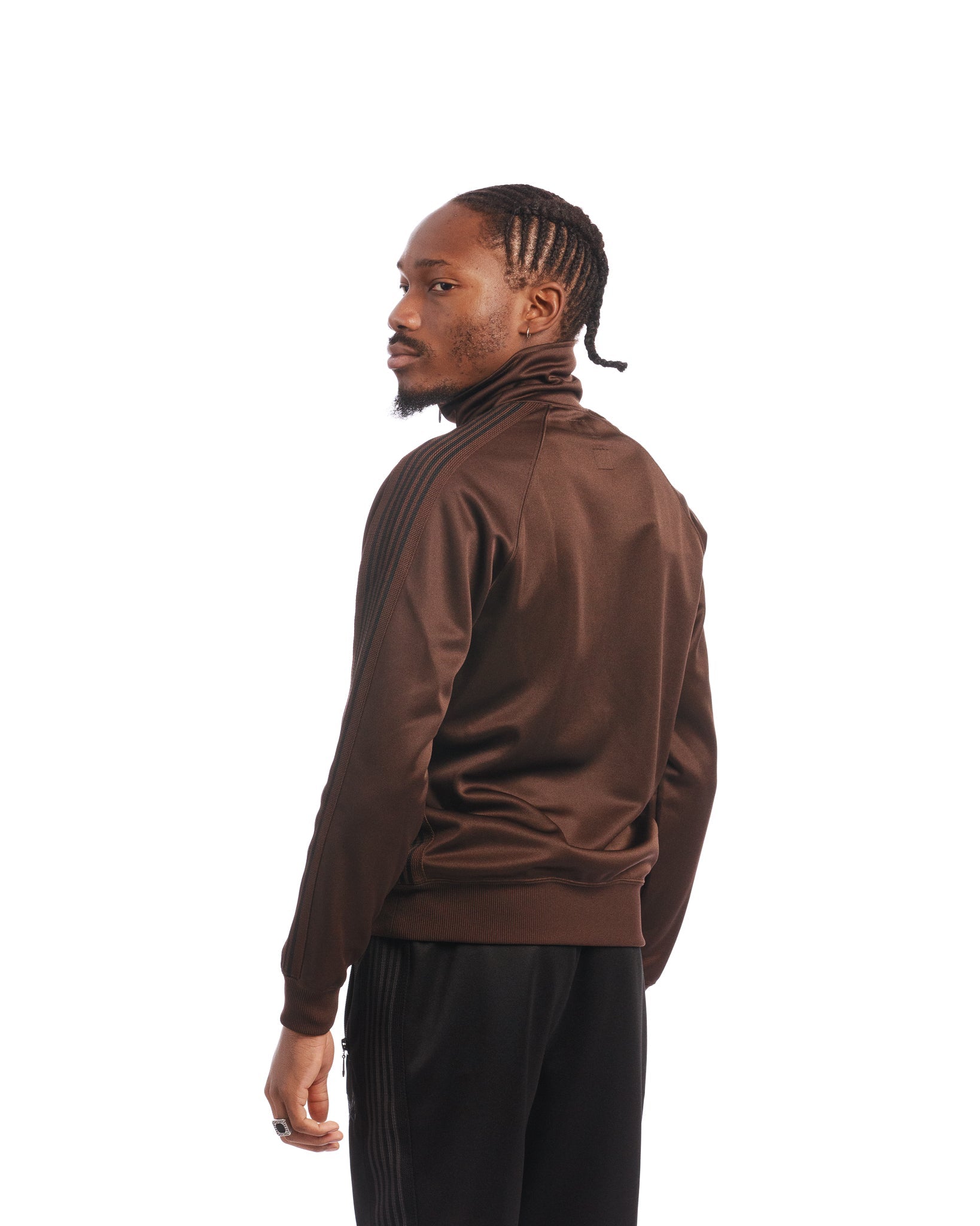 Needles track outlet jacket